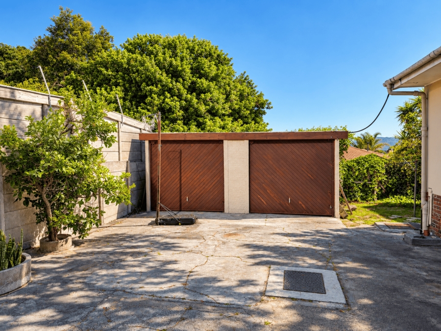 4 Bedroom Property for Sale in Protea Heights Western Cape